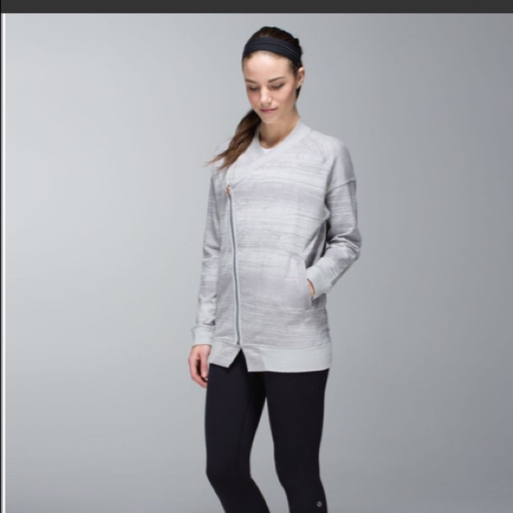 Lululemon Mula Bundle wrap Coat jacket  zip up size 6 grey